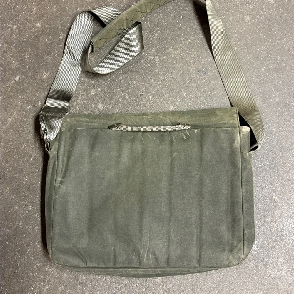 Incase X Ace Hotel Rare Messenger Bag Martexin Wax